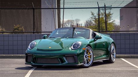 porsche 911 racing green